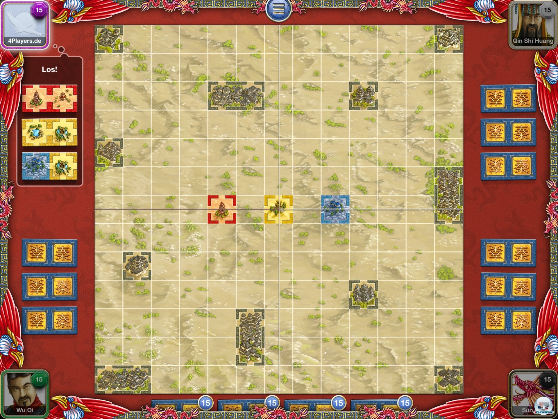 Zu Beginn hat jeder Spieler drei Doppelplättchen, die er an die drei farbigen Positionen anlegen kann.